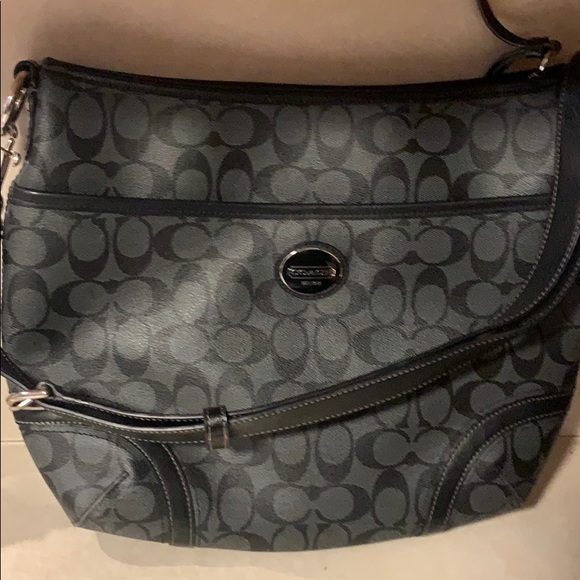 Large Black Coach shoulder bag, Like New! - Picture 2 of 7